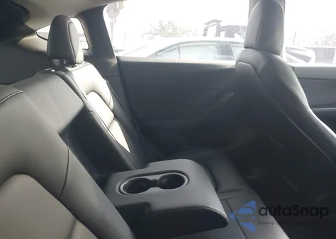 2022 Tesla Model Y Performance Dual Motor All-Wheel Drive z USA, uszkodzony, nr VIN 7SAYGDEF3NF336224